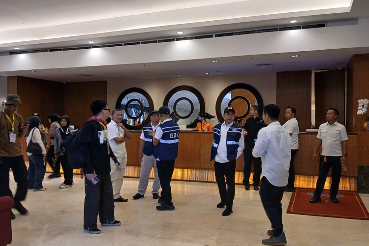 Karyawan Eks Hotel Sultan Diimbau Bawa Dokumen Kerja ke Posko GBK