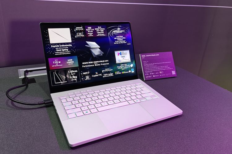Asus ROG Zephyrus G14 dipajang di area performance hall di kantor pusat Asus di Taiwan