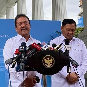 Menteri Kelautan dan Perikanan Sakti Wahyu Trenggono angkat bicara soal penemuan HGB 656 hektare di perairan Surabaya-Sidoarjo, Selasa (21/1/2025)