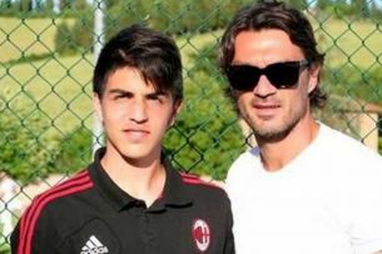 Christian Maldini (kiri) dan ayahnya, Paolo Maldini