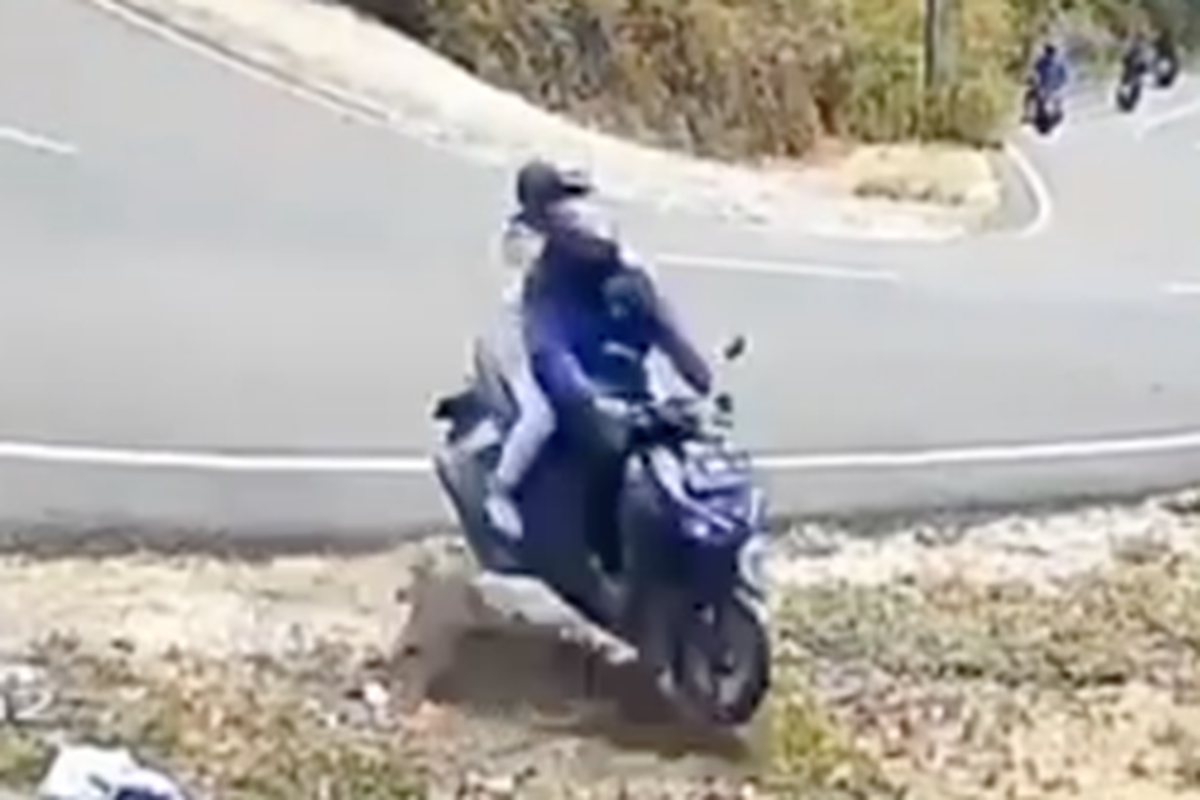 Video pengendara skutik alami rem blong