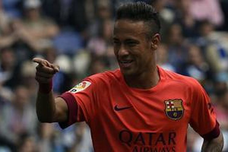 Ekspresi Neymar ketika mencetak gol ke gawang Espanyol, Sabtu (25/4/2015). 