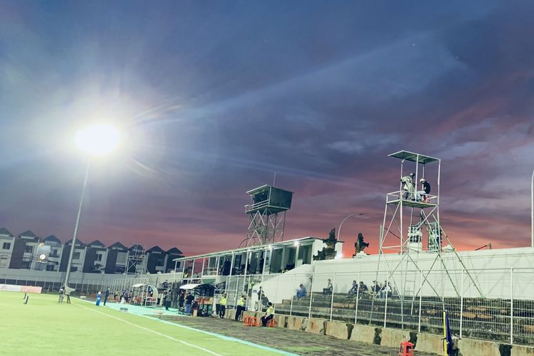 Posisi kamera untuk pengambilan video selama seri 4 dan 5 Liga 1 2021-2022 di Stadion Kompyang Sujana Denpasar.
