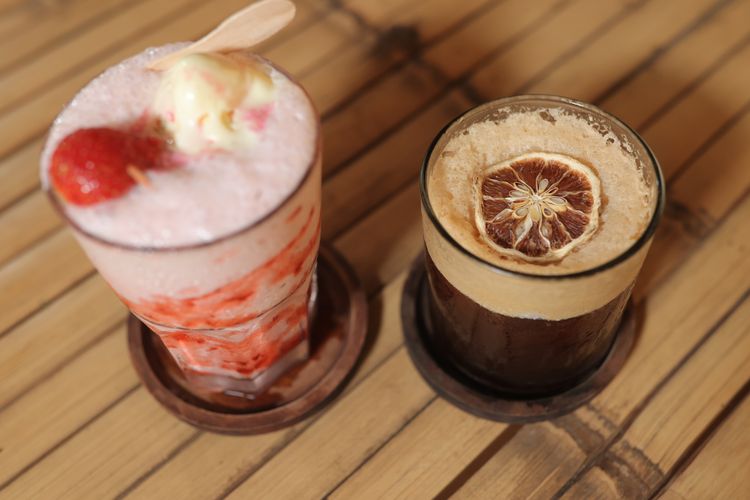 Minuman segar di Aloha Coffee & Resto Yogyakarta.