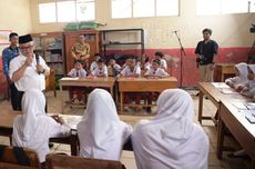 Peringati Hardiknas 2025, Mendikdasmen Ingatkan Siswa Aktif Mencatat dan Bertanya