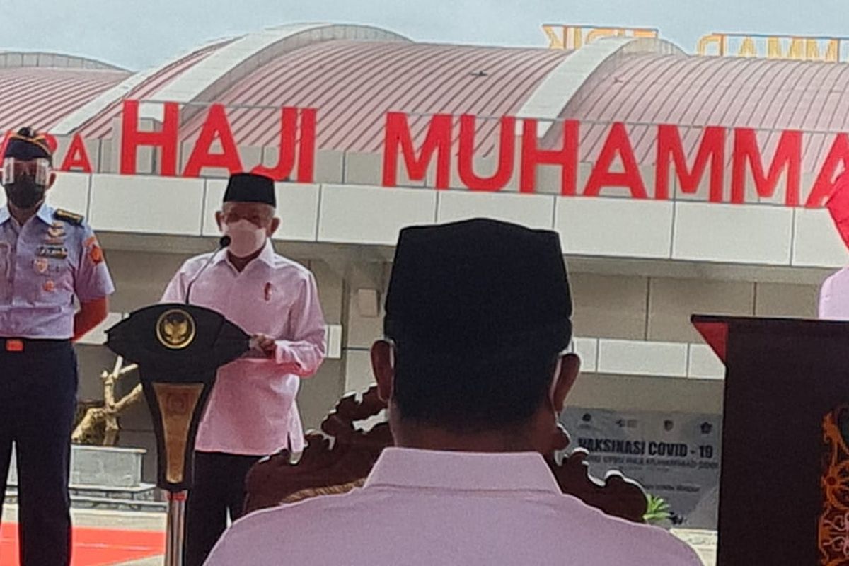 Vice President Ma'ruf Amin officially inaugurates the Haji Muhammad Sidik Airport in Muara Teweh, North Barito Regency, Central Kalimantan, on Tuesday, March 30.