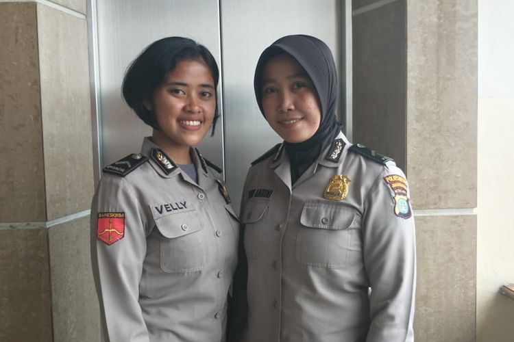 Bripda Linda (26) dan Bripda Vellycia Gita Mentari (23) dua anggota Polwan yang bergabung dengan Tim Tiger Polres Metro Jakarta Utara