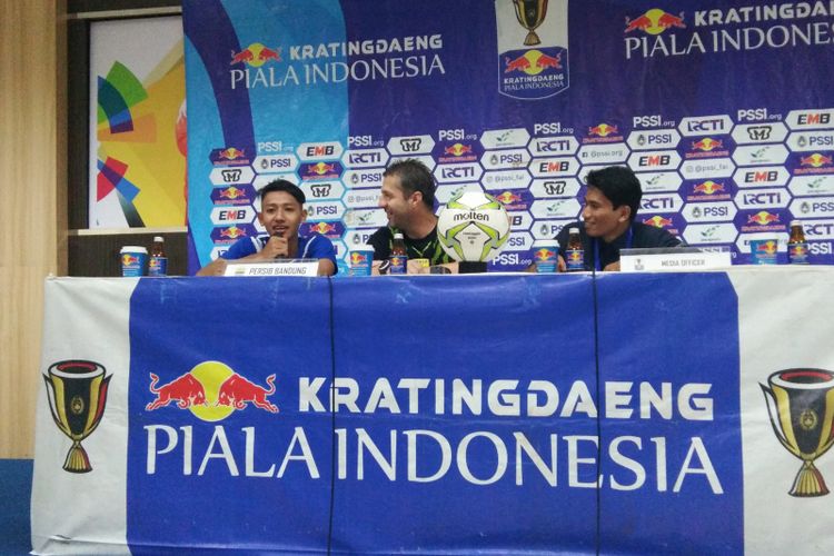 Pemain muda Persib Bandung Beckham Nugraha Putra saat menghadiri konferensi pers usai laga kontra Persiwa Wamena, di Stadion Si Jalak Harupat, Kabupaten Bandung, Senin (11/2/2019).