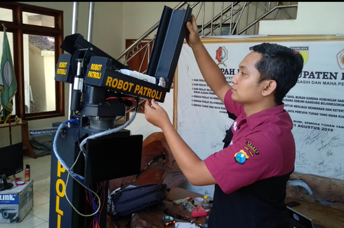 Hindari Kontak Erat, Brigadir Nanang Ciptakan Robot Patroli Protokol Kesehatan