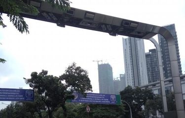 Gerbang Electronic Road Pricing (ERP) yang berada di kawasan Sudirman, Jakarta Pusat pada Kamis (7/4/2016).