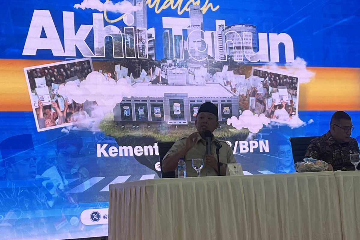 Menteri ATR/Kepala BPN Nusron Wahid dan Wamen ATR/Waka BPN Ossy Dermawan dalam media gathering di Kantor Kementerian ATR/BPN, Selasa (31/12/2024).
