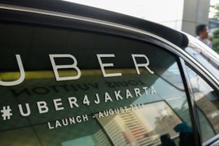 Mencoba Jasa Mobil Sewaan Mewah Uber di Jakarta