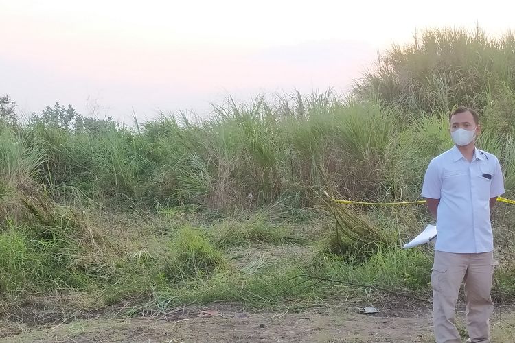 Semak-semak tempat potongan tubuh korban pembunuhan di Kawasan Pantai Marina Semarang. Rabu (14/9/2022)