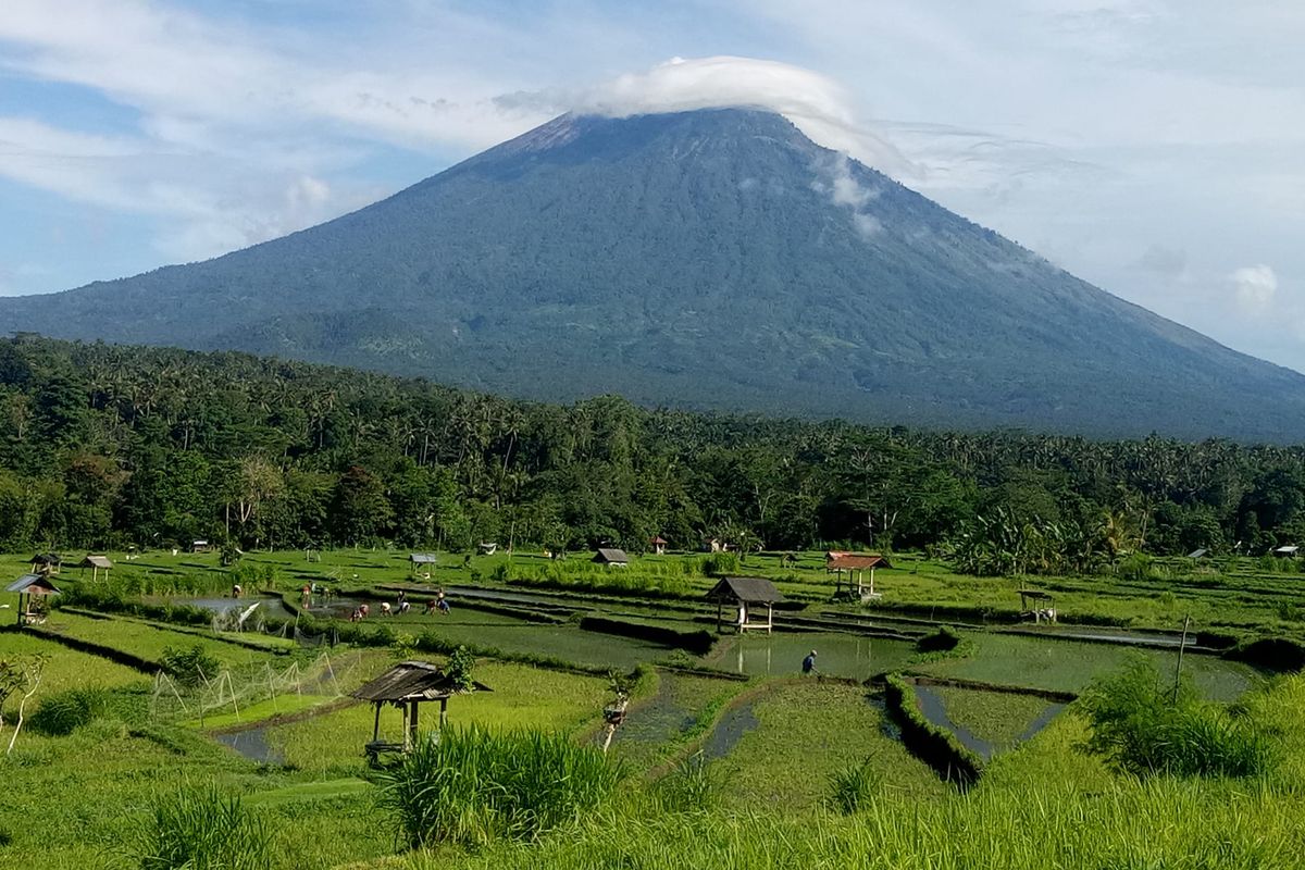 Pemandangan Gunung Agung di Bukit Cinta Pangi, Karangasem, Bali