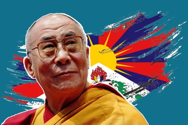 Dalai Lama menetap di India setelah mendapatkan suaka dari Jawaharlal Nehru.