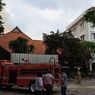Kebakaran Rumah di Belakang Gereja Santo Antonius Jatinegara, Asap Membubung Tinggi