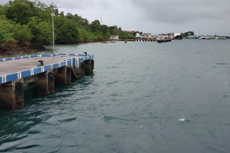 Regu penyelamat dari Pos SAR Tual bersiap melakukan pencarian terhadap speedboat yang hilang di perairan Maluku Tenggara, Rabu (3/4/2019)