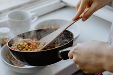 Tips Menghilangkan Bau Masakan dari Dalam Rumah