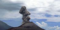Gunung Anak Krakatau Kembali Erupsi Rabu Dini Hari, Status Masih Siaga
