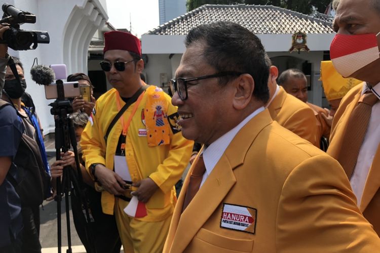 Ketua Umum Partai Hanura Oesman Sapta Odang atau Oso ditemui di kantor KPU, Menteng, Jakarta Pusat, Senin (8/8/2022). 