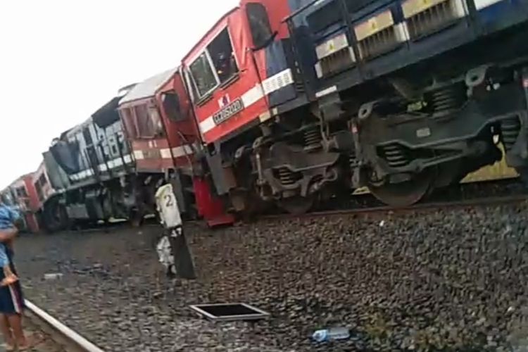 Bidik layar video KA Batu Bara di Lampung adu kambing, Senin (7/11/2022).