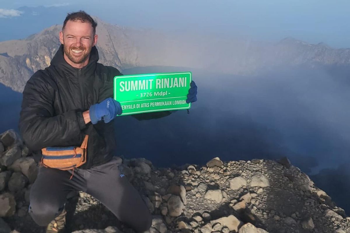 Paul Farrell, pendaki Gunung Rinjani asal Irlandia, yang hampir bernasib sama dengan Juliana Marins. Beruntung ia bisa diselamatkan setelah terjatuh 200 meter di medan yang curam.