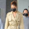 Bella Hadid Tampil Menawan, Pamerkan Kaki Panjangnya