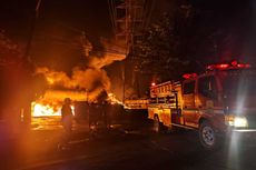 Detik-detik Kebakaran Pabrik Busa Cirebon, Warga Dengar Ledakan dan Lihat Kobaran Api Besar