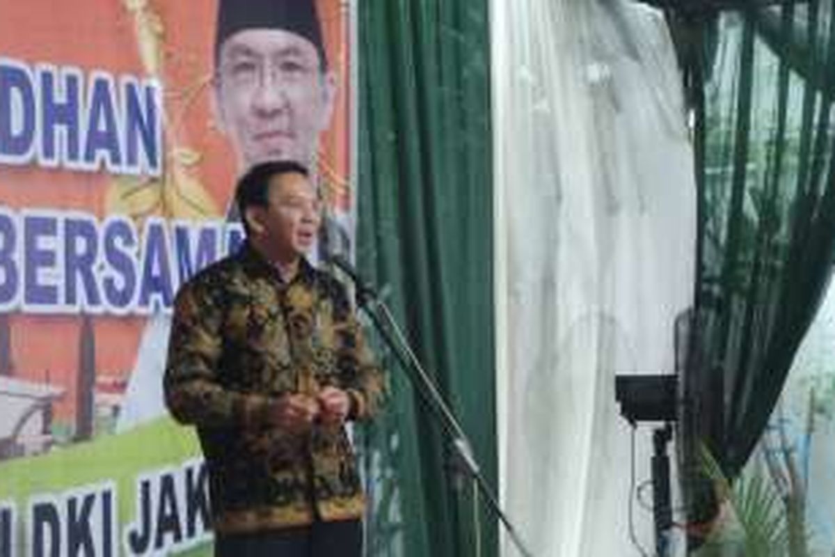 Gubernur DKI Jakarta Basuki Tjahaja Purnama safari ramadhan di Masjid Jami Hidayaturrahman, Kelapa Gading, Jakarta Utara, Selasa (14/6/2016).