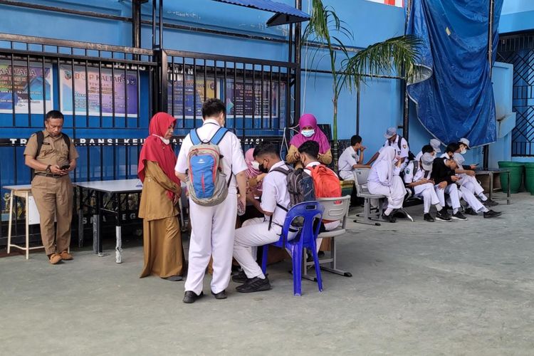 Hari pertama masuk sekolah, pelajar SMAN 2 Nunukan Kaltara masih menjalani program pengenalan sekolah/MPLS 