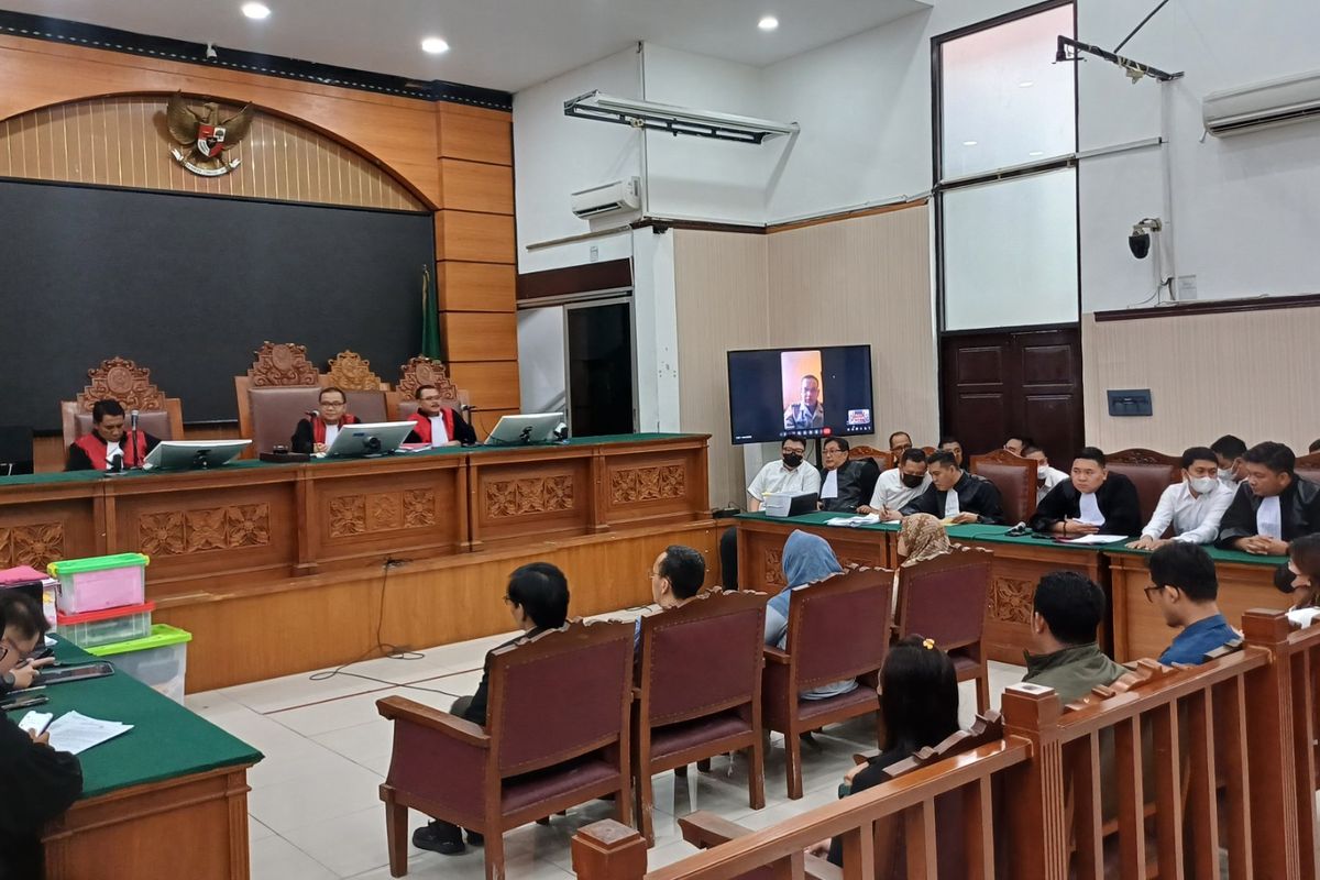 Suasana persidsngan eks pegawai Kementerian Kominfo melindungi situs judi online yang berlangsung di Pengadilan Negeri Jakarta Selatan, Rabub(11/6/2025).