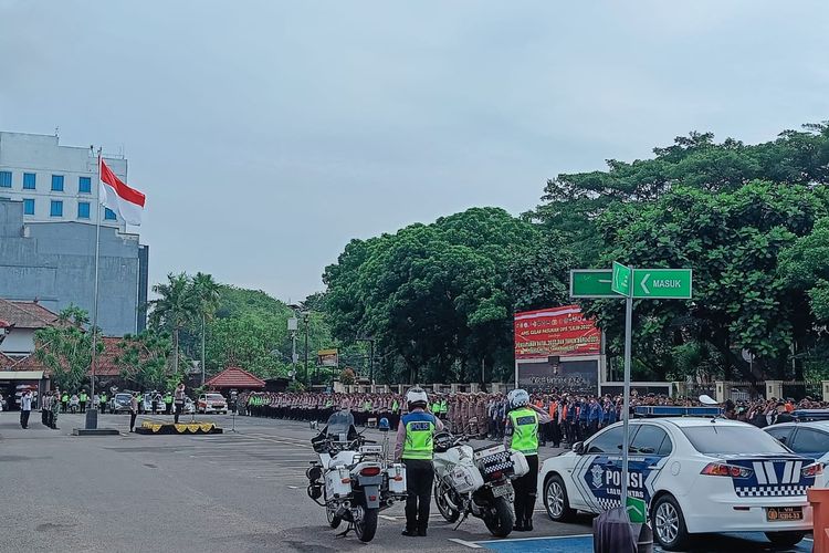Apel gabungan Dinas Perhubungan Kota Tangerang, Dinas Kesehatan, Polres Metro Tangerang Kota dan beberapa stakeholder lainnya dalam mengamankan Kota Tangerang sela libur Natal 2022 dan tahun baru 2023, Kamis (22/12/2022).