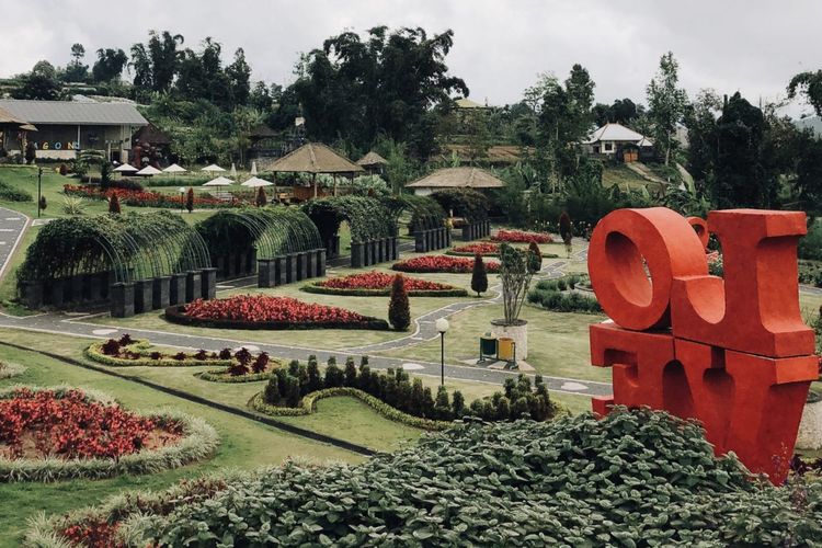 The Blooms Garden merupakan salah satu tempat wisata dekat Kebun Raya Bali, Tabanan.