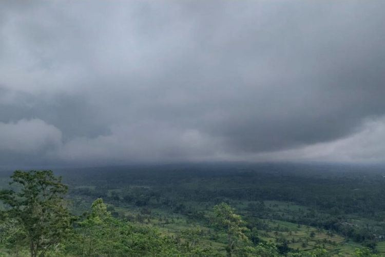 Gunung Semeru Alami Erupsi, Jarak Luncur Awan Panas Tertutup Kabut Tebal