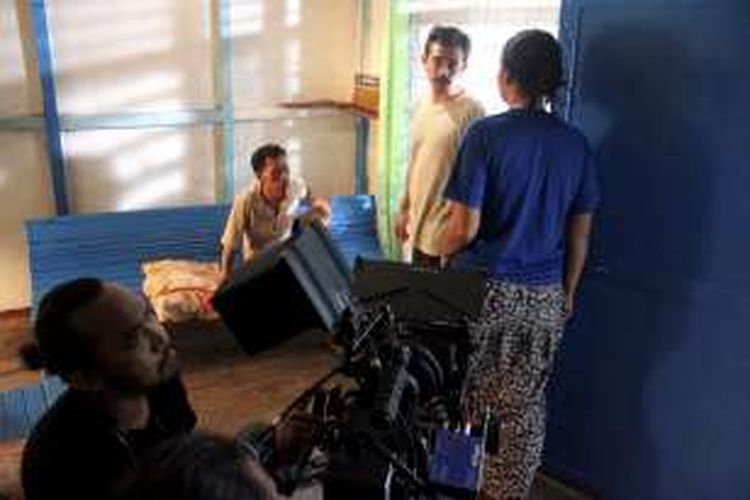 Proses pembuatan film Wiji Thukul di salah satu sudut Kota Pontianak, Kalimantan Barat, Rabu (6/4). Film itu dibikin sebagai upaya 'melawan lupa'.