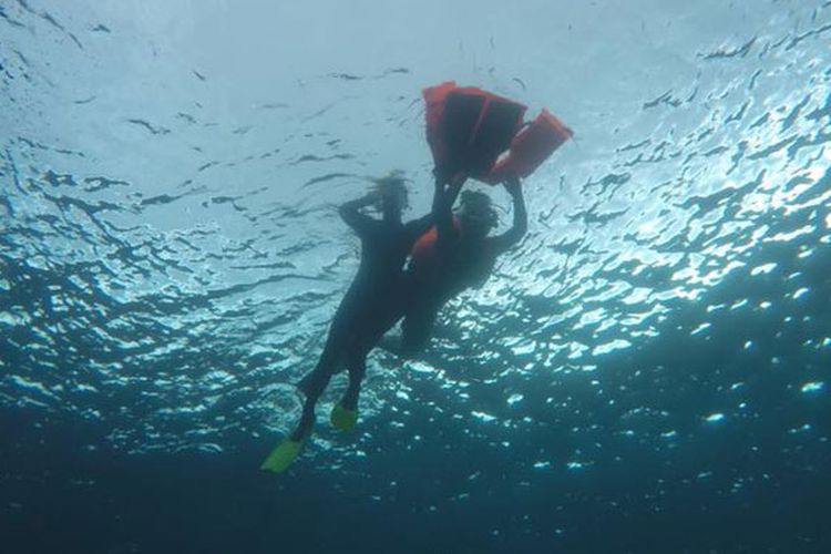 Freediving di Bunaken, Sulawesi Utara.