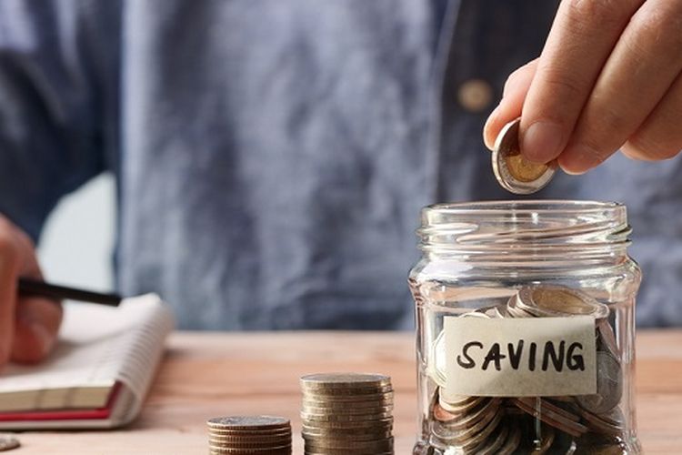 Ilustrasi menabung. Tips menabung yang efektif untuk Gen Z agar keuangan tetap aman.