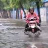 Hujan Deras, Jalan Bujana Raya Pulogadung Tergenang Banjir 40 Cm