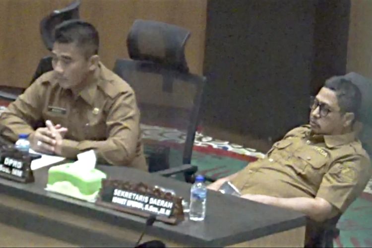 Respons Bupati Bangkalan soal Pejabatnya Tidur saat Rapat Paripurna: Kalau Tahu, Saya Bangunkan