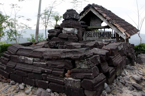 Sejarah Candi Selo Tumpuk di Puncak Gunung Batok