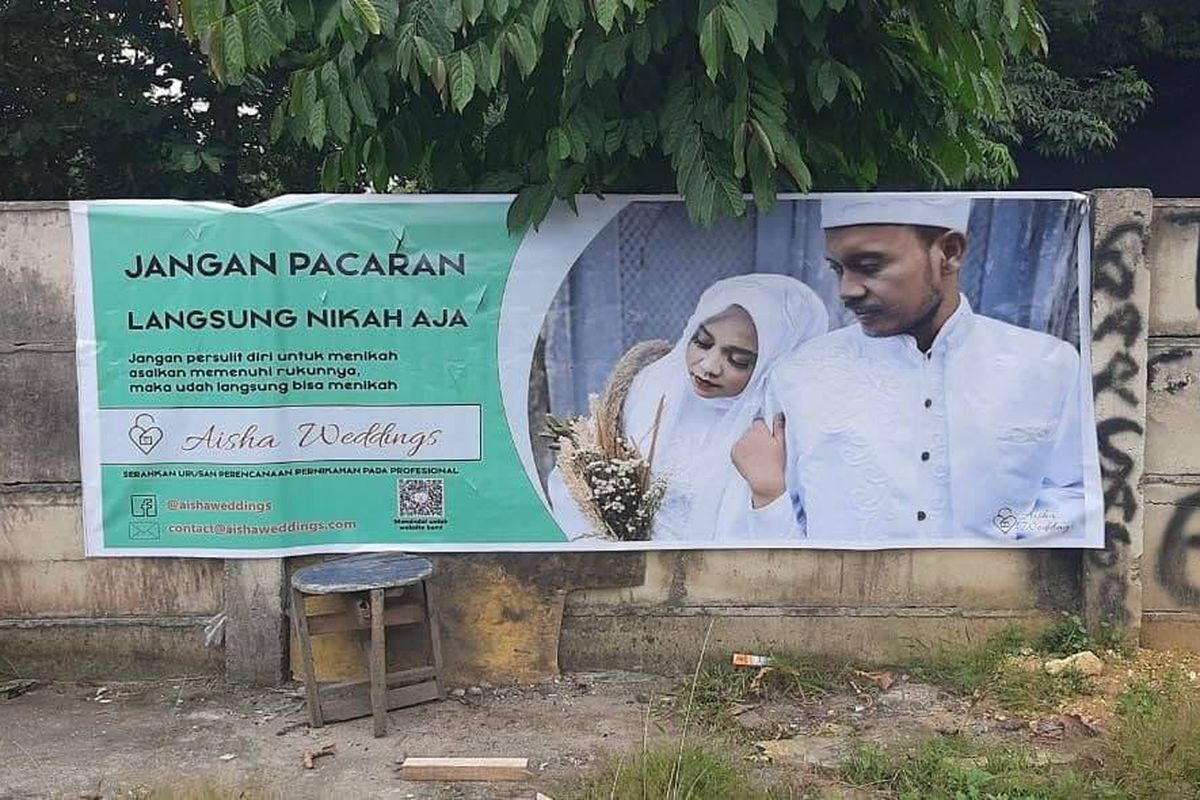 Tangkapan layar spanduk berisi iklan wedding organizer, Aisha Wedding.