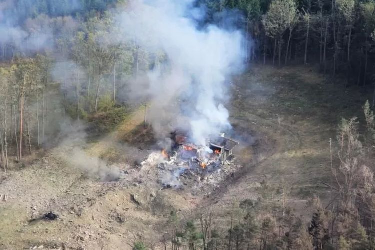 Ledakan menghancurkan fasilitas penyimpanan amunisi jarak jauh yang terletak di hutan Ceko