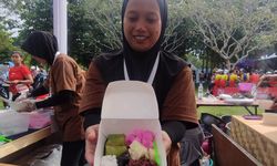 Lezatnya Ketan Lupis Endul, UMKM di Borobudur Marathon 2025