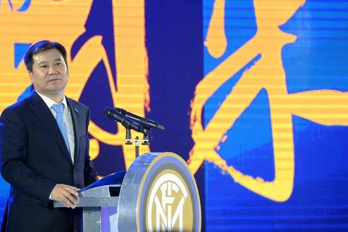 Pimpinan Suning Group, Zhang Jindong, berbicara pada sesi konferensi pers di Nanjing, China, 6 Juni 2016.