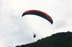 150 Atlet Paralayang Ramaikan Festival Danau Toba