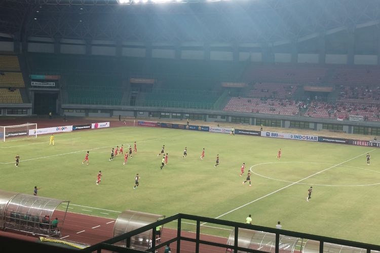 Pertandingan Timnas U17 Indonesia versus Korea Selatan dalam uji coba di Stadion Patriot Candrabhaga, Bekasi, Rabu (30/8/2023) malam.