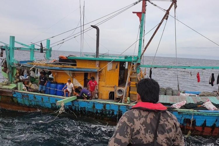 Kapal perikanan asing (KIA) berbendera Malaysia ditangkap di perairan Selat Malaka pada Selasa (18/6/2019).