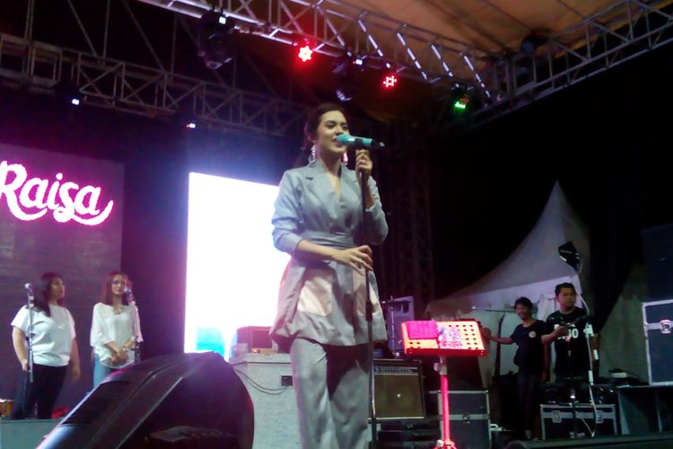 Raisa Andriana kembali hadir di kota Palembang menghibur Yourraisa di Stadion Kamboja kemarin (4/7)