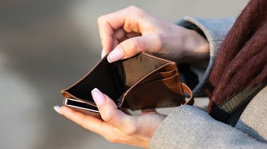 7 Kebiasaan Kecil yang Bikin Dompet Kamu Terkuras, Salah Satunya FOMO