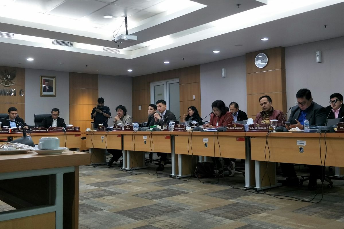 Rapat pembahasan RAPBD DKI Jakarta tahun 2020 antara Komisi C DPRD DKI Jakarta dan Pemprov DKI di Gedung DPRD DKI Jakarta, Jumat (6/12/2019).